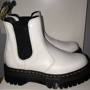 Dr martens Chelsea boots